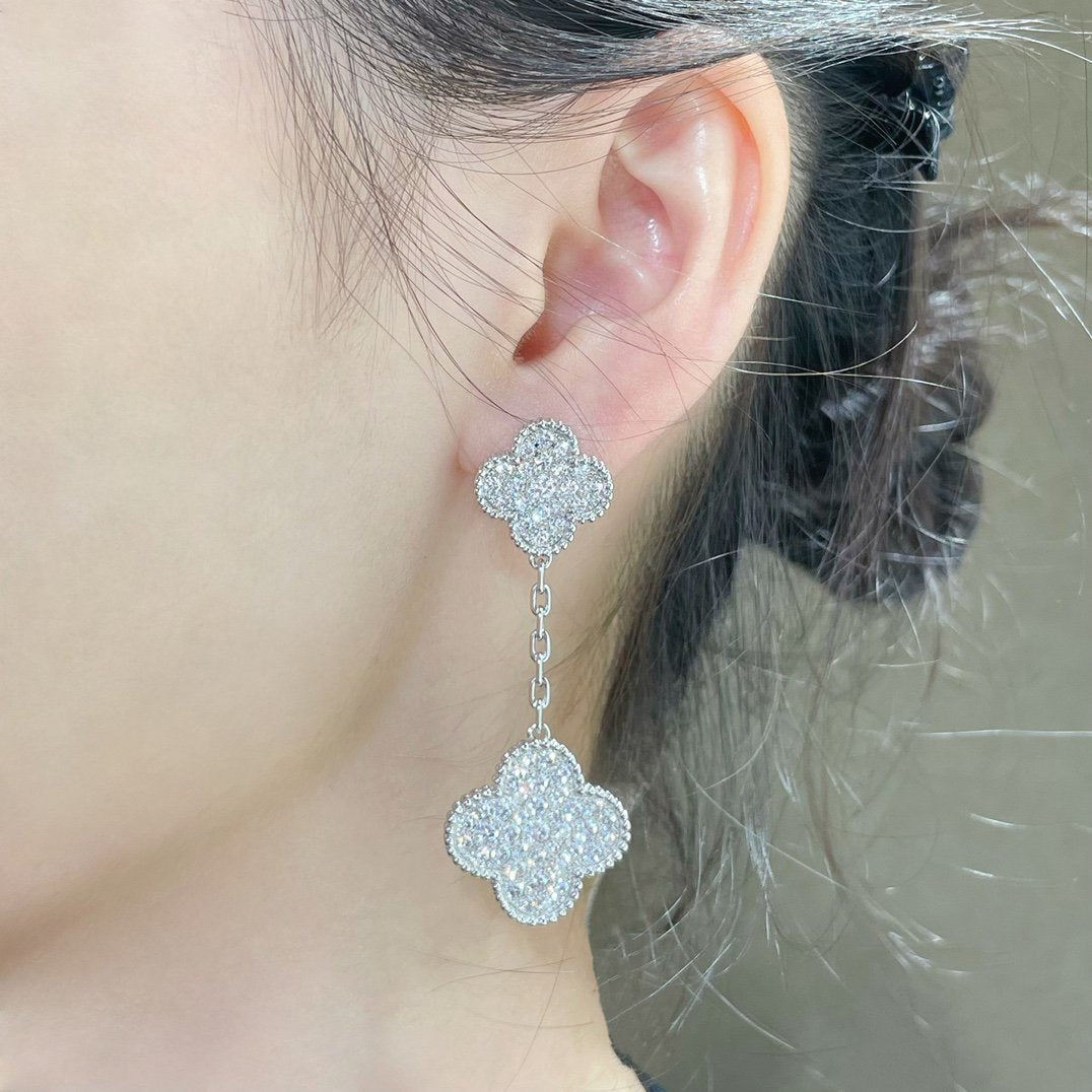 [Elowen jewels] CLOVER 2 MOTIVE OHRRINGE AUS SILBER MIT DIAMANT-PAVÉ