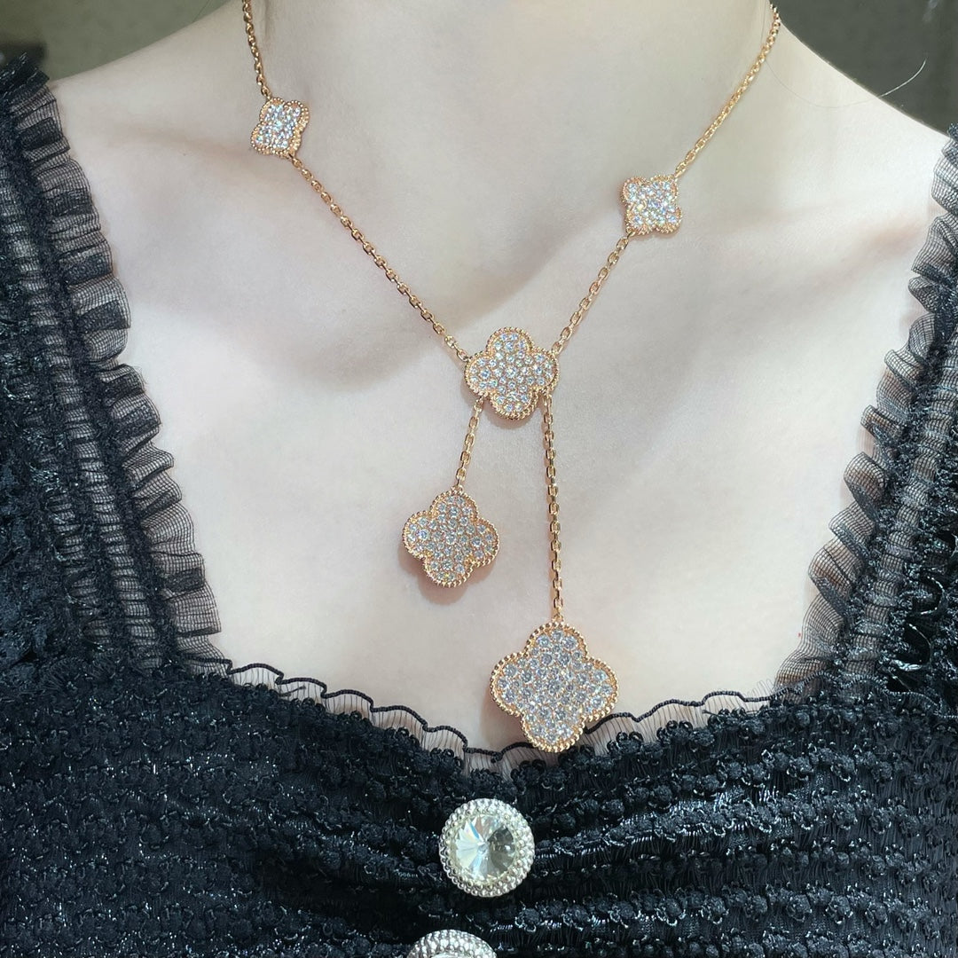 [Elowen jewels ]CLOVER 6-MOTIV-HALSKETTE MIT DIAMANT-PAVÉ