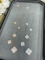 [Elowen jewels ]CLOVER 6-MOTIV-HALSKETTE MIT DIAMANT-PAVÉ