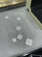 [Elowen jewels ]CLOVER 6-MOTIV-HALSKETTE MIT DIAMANT-PAVÉ