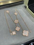 [Elowen jewels ]CLOVER 6-MOTIV-HALSKETTE MIT DIAMANT-PAVÉ