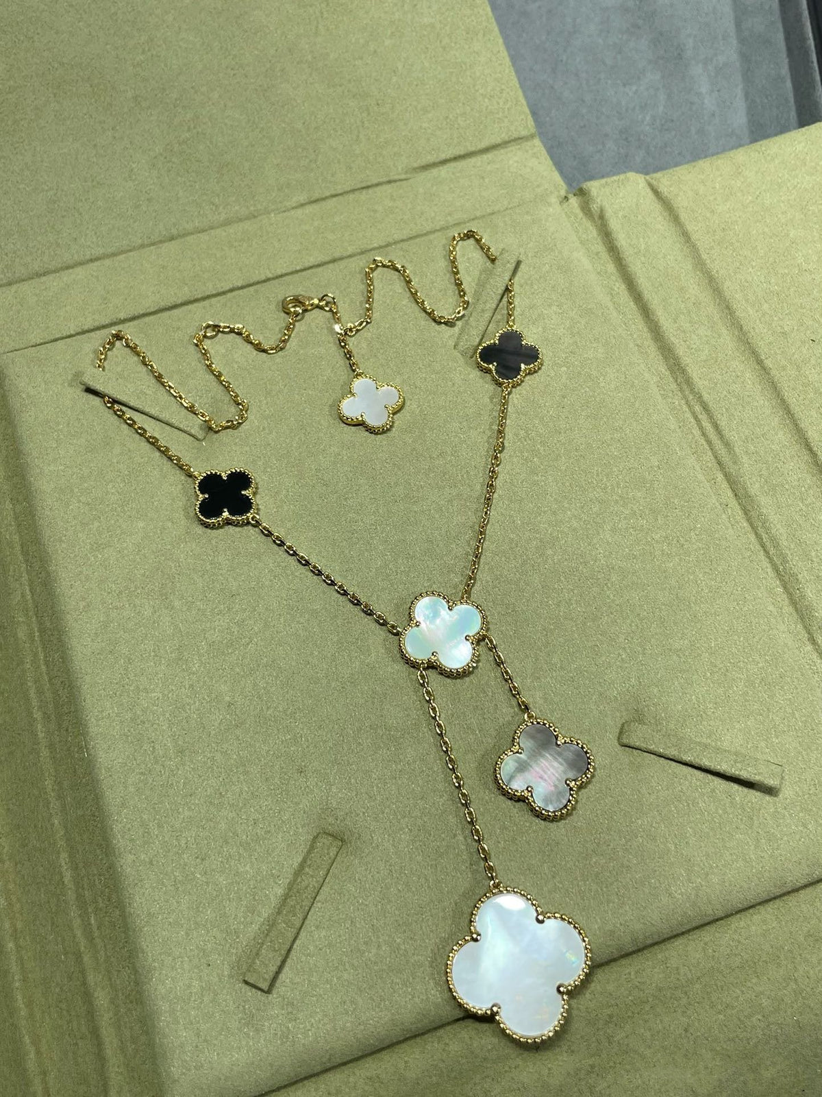 [Elowen jewels ]CLOVER 6 MOTIF MOP ONYX GOLD NECKLACE