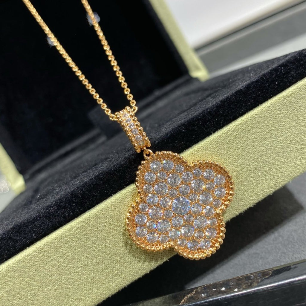 {
"Elowen jewels ": "Elowen jewels ",
"CLOVER 25MM LARGE PEDANT DIAMOND PAVED LONG NECKLACE": "クローバー 25MM ラージペンダント ダイヤモンドパヴェ ロングネックレス"
}