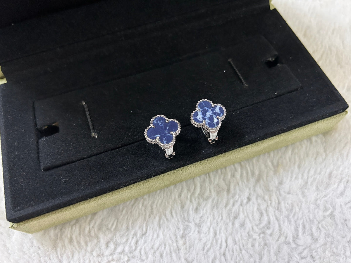 [Elowen jewels ]CLOVER PIETERSITE MEDIUM STUD EARRINGS