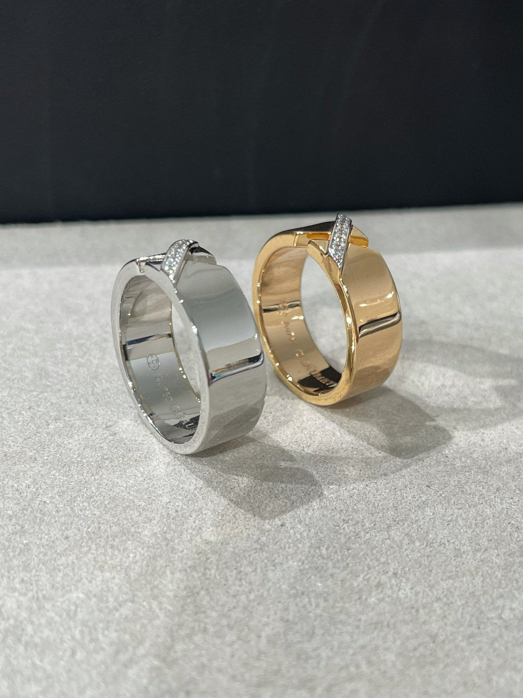 {
  "Elowen jewels": "エロウェン・ジュエルズ",
  "LIENS EVIDENCE DIAOMOND RING": "リアン エヴィダンス ダイヤモンド リング"
}