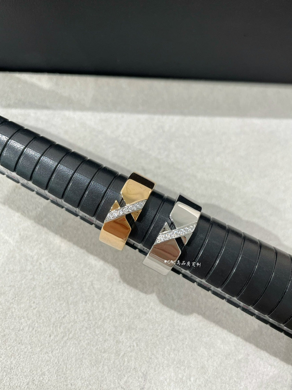 {
  "Elowen jewels": "エロウェン・ジュエルズ",
  "LIENS EVIDENCE DIAOMOND RING": "リアン エヴィダンス ダイヤモンド リング"
}