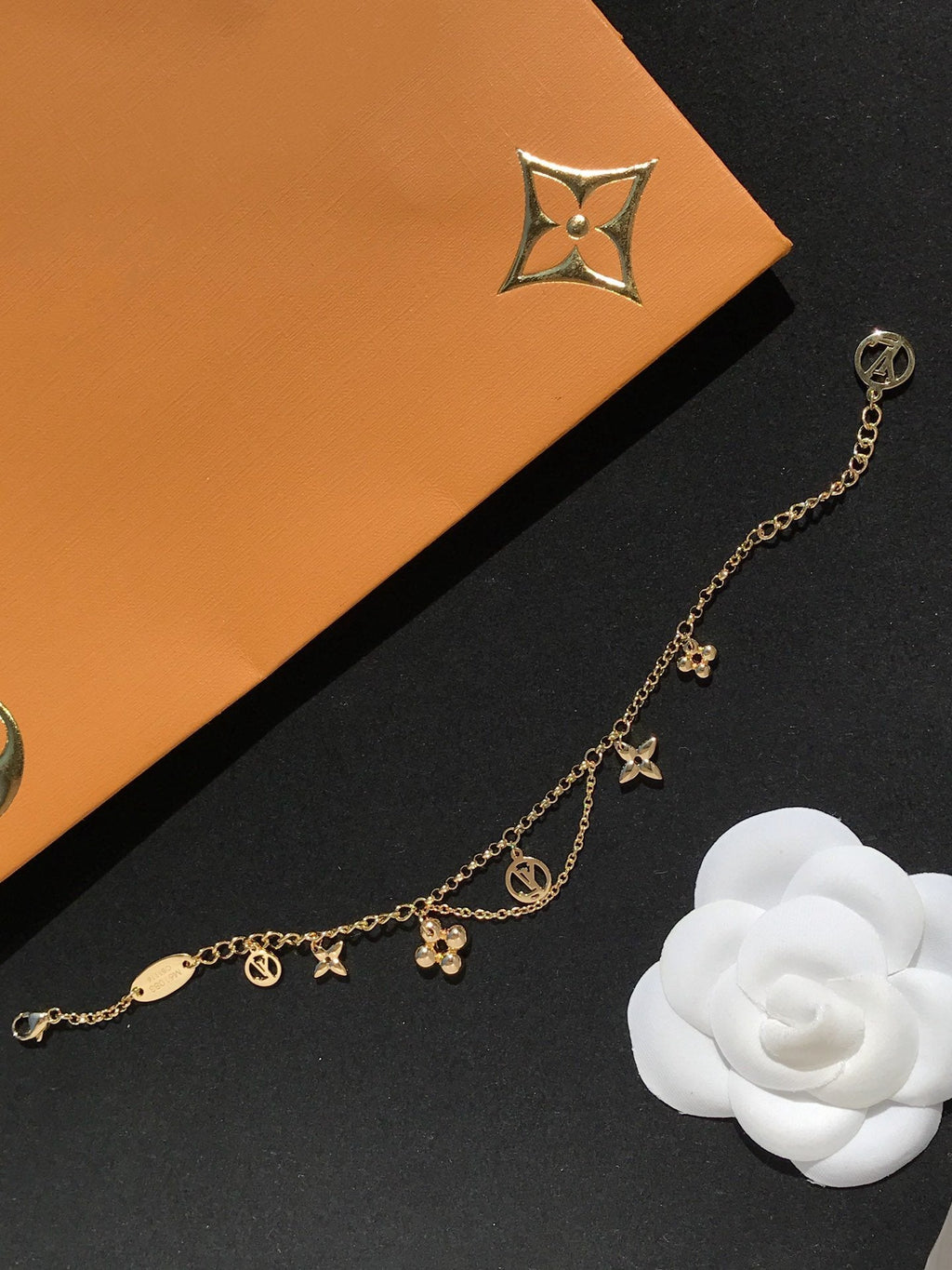 [Elowen jewels ]BLOOMING PINKGOLD-ARMBAND MIT PERLMUTT