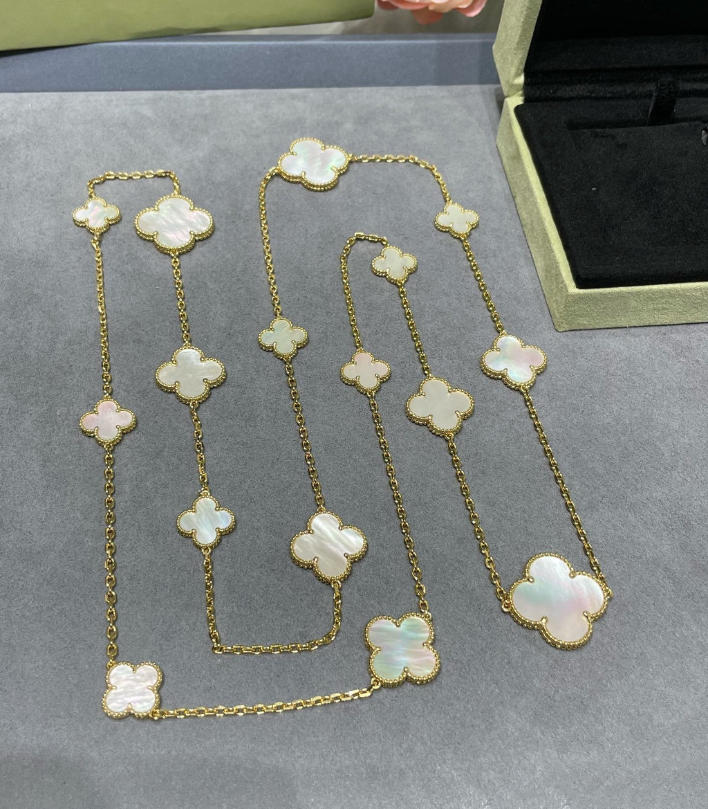 [Elowen jewels ]CLOVER 16-MOTIV-HALSKETTE AUS WEISSEM PERLMUTT UND GOLD
