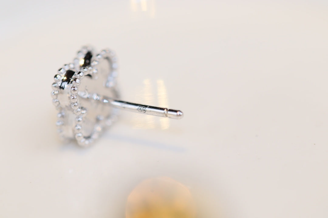 [Elowen jewels ]CLOVER MINI TURQUOISE SILVER STUD EARRINGS