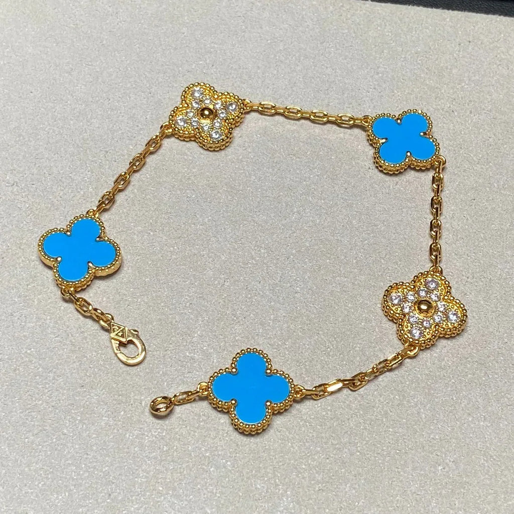 [Elowen jewels ] KOLLEKTION CLOVER 5 MOTIV ARMBAND MIT BLAUEM ACHAT