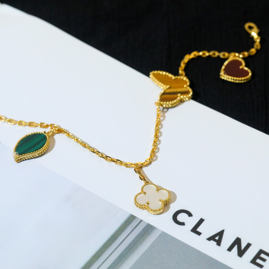 [Elowen jewels ]ラッキースプリング 5モチーフ ゴールドブレスレット