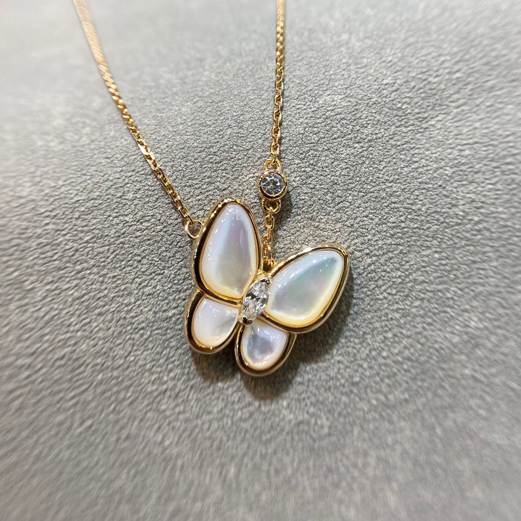 {
  "Elowen jewels": "Elowen jewels",
  "BUTTERFLY MOP DIAMOND NECKLACE": "バタフライ マザーオブパール ダイヤモンド ネックレス"
}