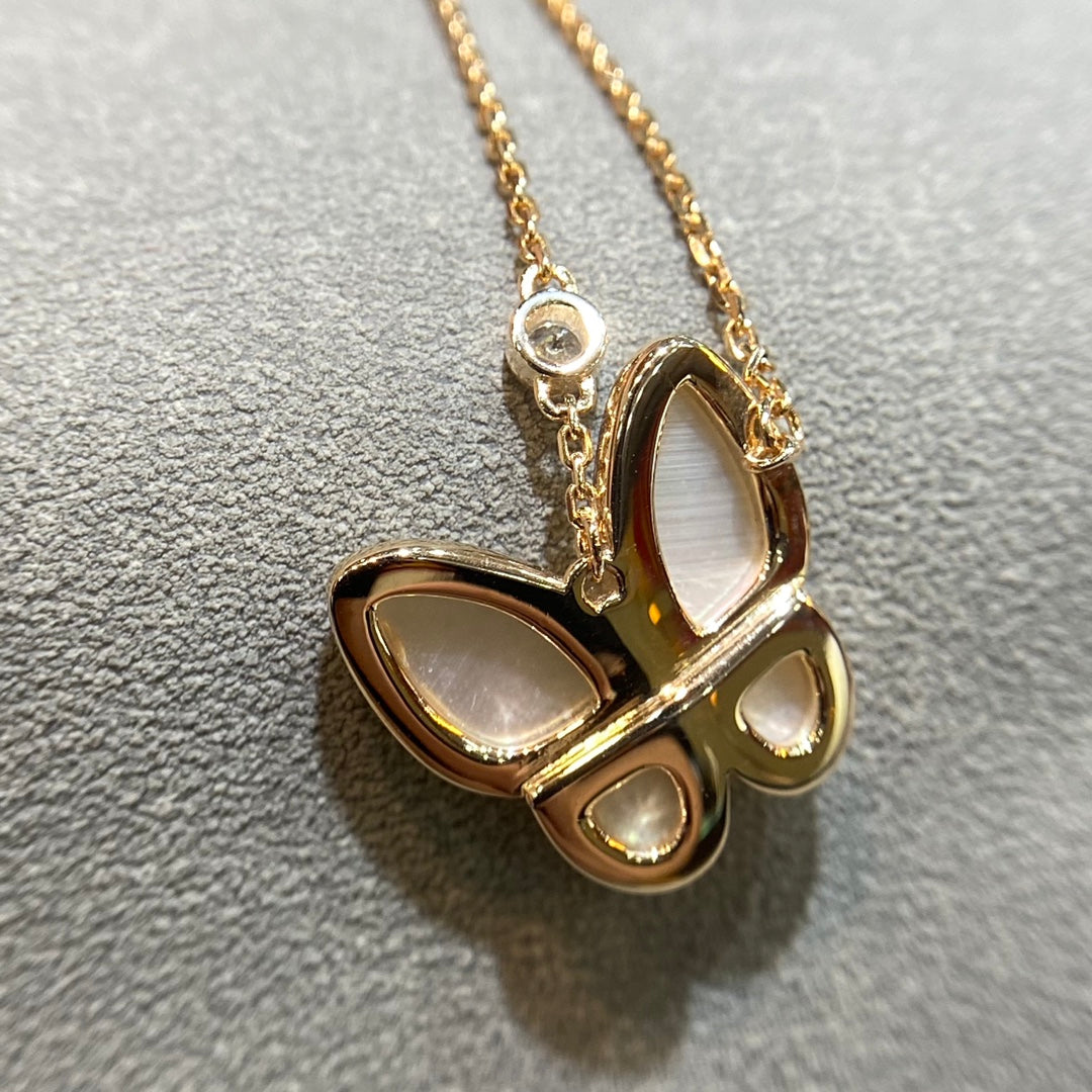 {
  "Elowen jewels": "Elowen jewels",
  "BUTTERFLY MOP DIAMOND NECKLACE": "バタフライ マザーオブパール ダイヤモンド ネックレス"
}
