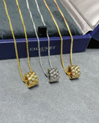 {
  "Elowen jewels": "Elowen jewels",
  "BEE LOVE DIAMOND PAVED 3 ROW NECKLACE": "BEE LOVE ダイヤモンド パヴェ 3連ネックレス"
}