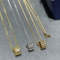 {
  "Elowen jewels": "Elowen jewels",
  "BEE LOVE DIAMOND PAVED 3 ROW NECKLACE": "BEE LOVE ダイヤモンド パヴェ 3連ネックレス"
}