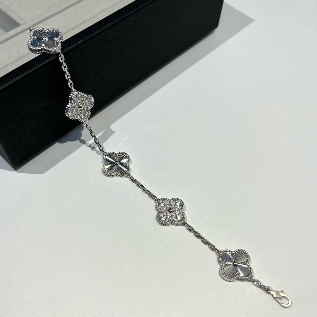[Elowen jewels ] CLOVER 5 MOTIF LASER BRACELET COLLECTION