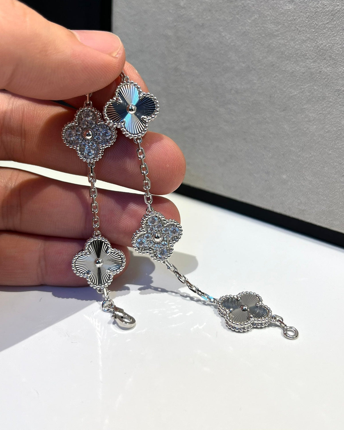 [Elowen jewels ] CLOVER 5 MOTIF LASER BRACELET COLLECTION