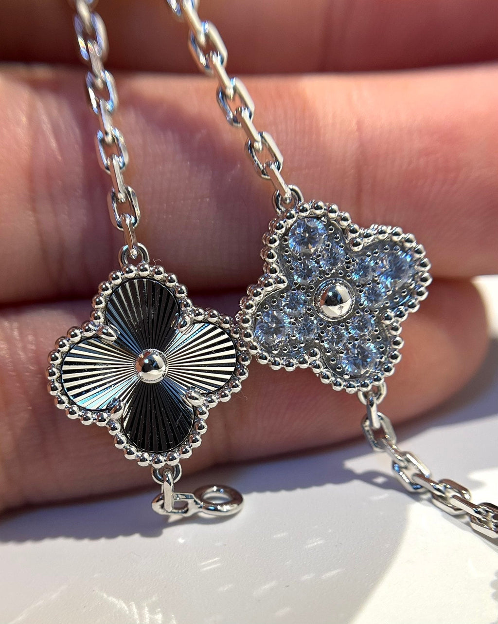[Elowen jewels ] CLOVER 5 MOTIF LASER BRACELET COLLECTION