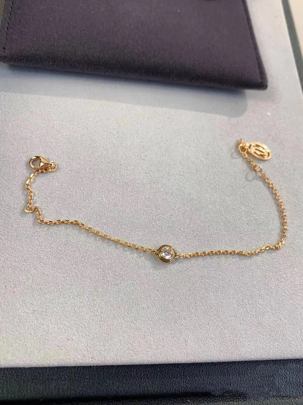{
  "Elowen jewels": "エロウェン・ジュエルズ",
  "DAMOUR DIAMOND LINK BRACELET": "ダムール ダイヤモンド リンク ブレスレット"
}