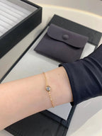 {
  "Elowen jewels": "エロウェン・ジュエルズ",
  "DAMOUR DIAMOND LINK BRACELET": "ダムール ダイヤモンド リンク ブレスレット"
}