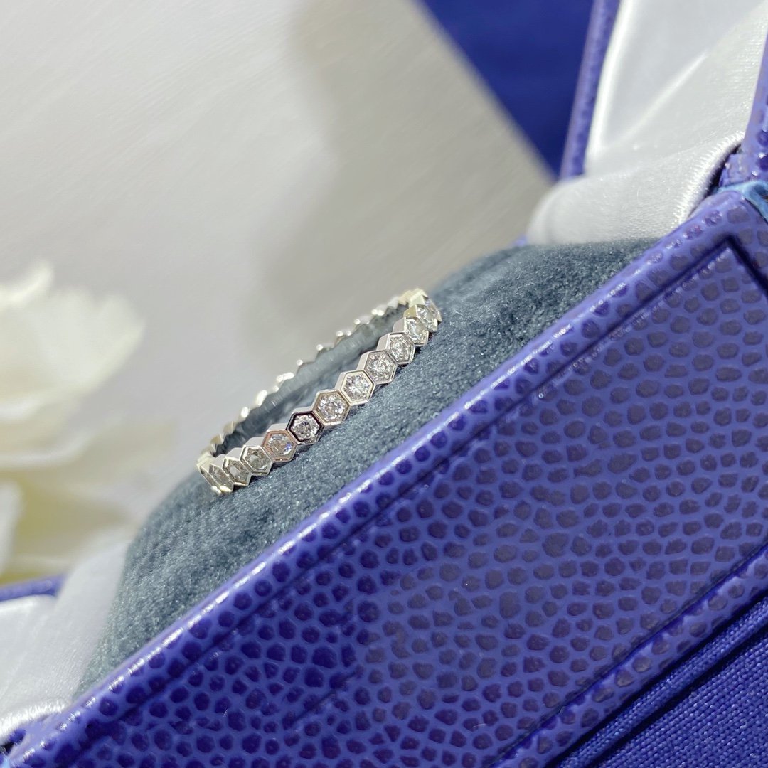 [Elowen jewels ]BEE LOVE DIAMOND PAVED SMALL RING