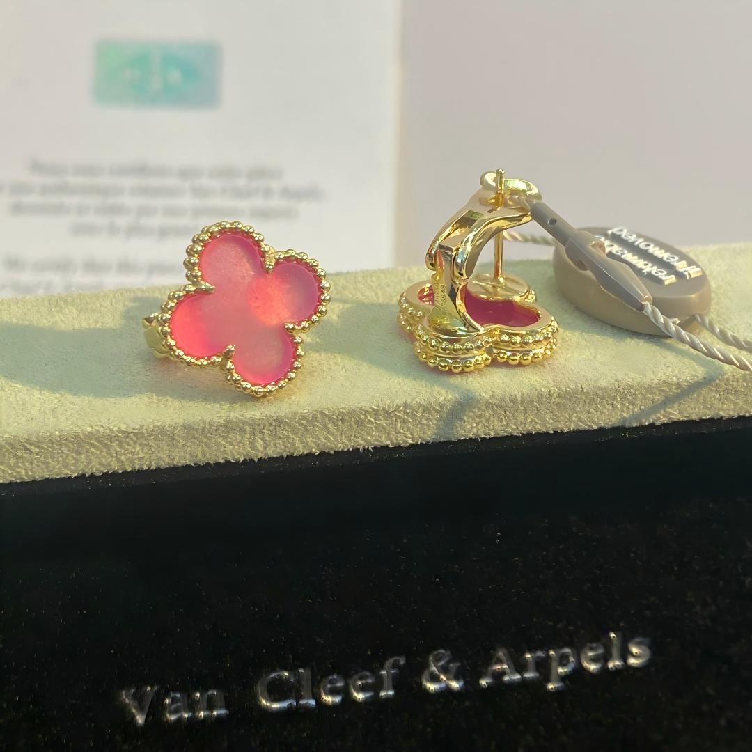 [Elowen]NEW CLOVER 15MM PINK ENAMEL STUD EARRINGS