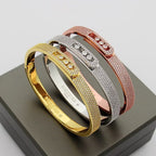 {
  "Elowen jewels": "Elowen jewels",
  "Move Noa Full Pavé Diamond Bangle Bracelet": "Move Noa フルパヴェ ダイヤモンド バングルブレスレット"
}