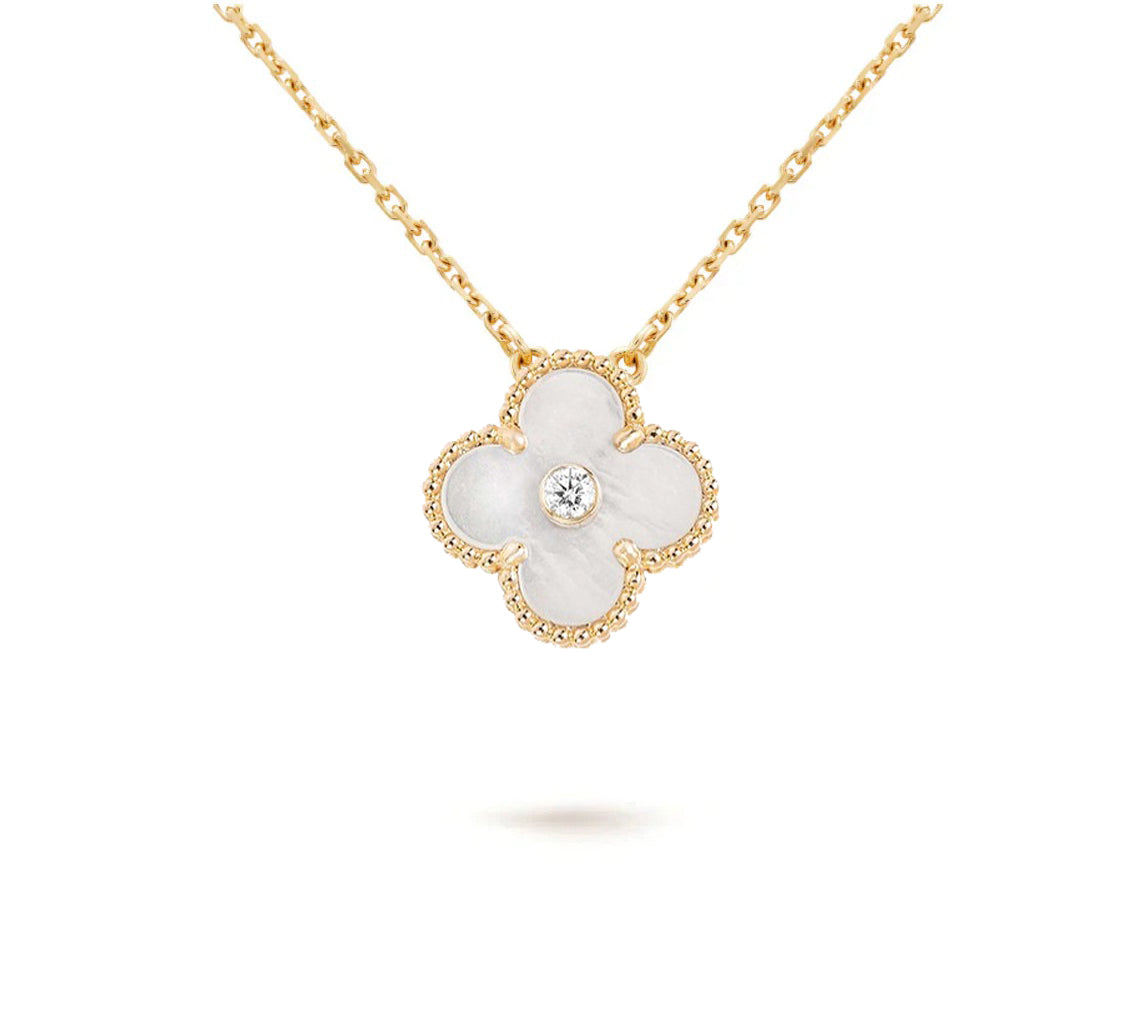{
  "Elowen jewels ": "Elowen jewels ",
  "CHRISTMAS LIMITED EDITION NECKLACE COLLECTION": "クリスマス限定ネックレスコレクション"
}