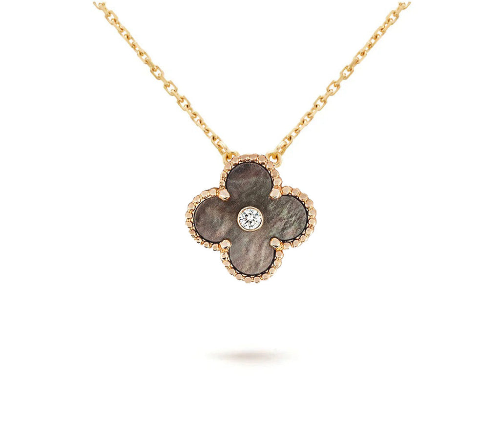 {
  "Elowen jewels ": "Elowen jewels ",
  "CHRISTMAS LIMITED EDITION NECKLACE COLLECTION": "クリスマス限定ネックレスコレクション"
}