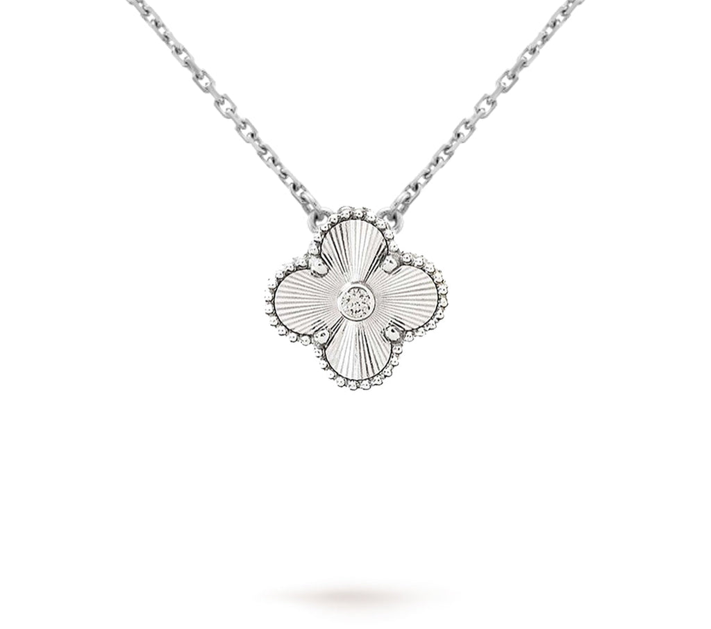 {
  "Elowen jewels ": "Elowen jewels ",
  "CHRISTMAS LIMITED EDITION NECKLACE COLLECTION": "クリスマス限定ネックレスコレクション"
}