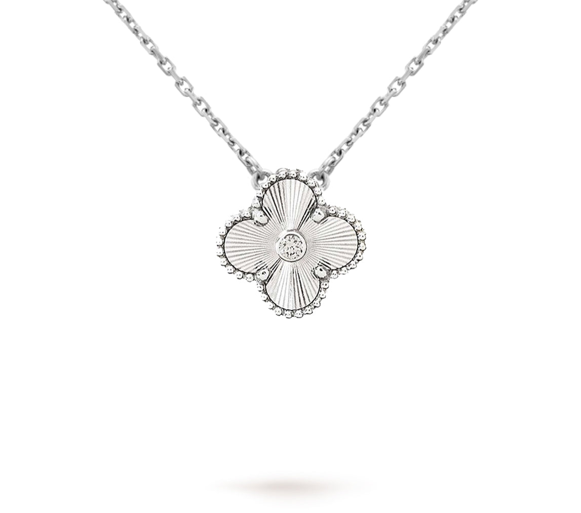 {
  "Elowen jewels ": "Elowen jewels ",
  "CHRISTMAS LIMITED EDITION NECKLACE COLLECTION": "クリスマス限定ネックレスコレクション"
}