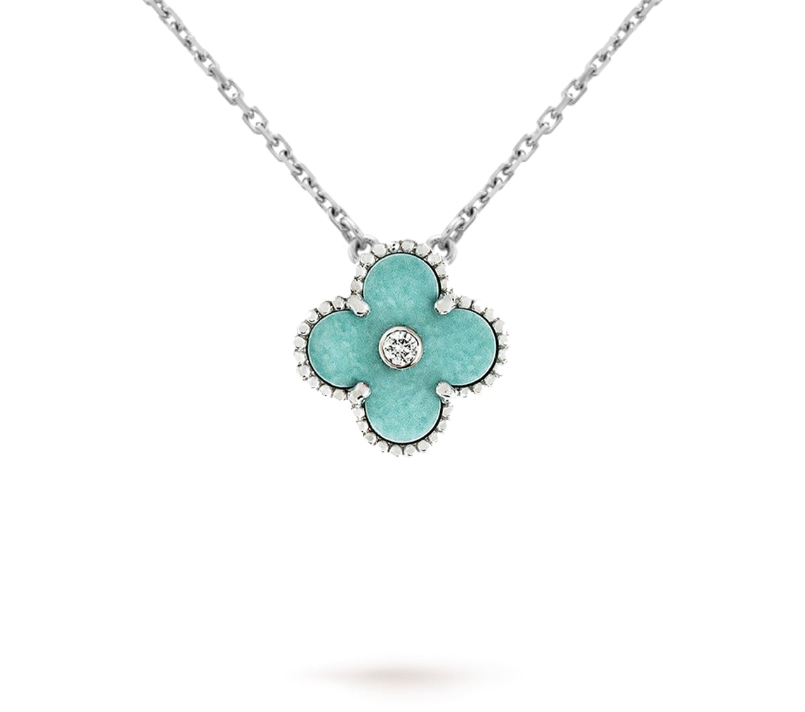 {
  "Elowen jewels ": "Elowen jewels ",
  "CHRISTMAS LIMITED EDITION NECKLACE COLLECTION": "クリスマス限定ネックレスコレクション"
}