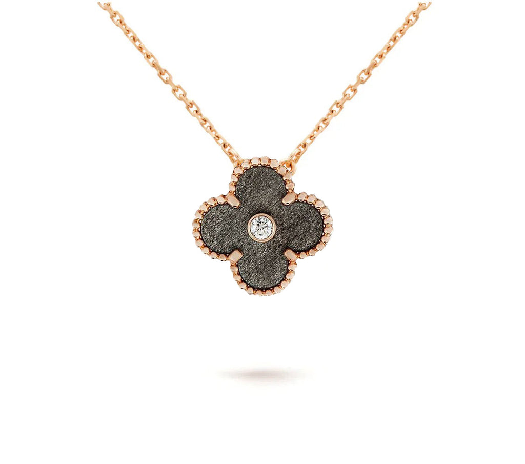 {
  "Elowen jewels ": "Elowen jewels ",
  "CHRISTMAS LIMITED EDITION NECKLACE COLLECTION": "クリスマス限定ネックレスコレクション"
}