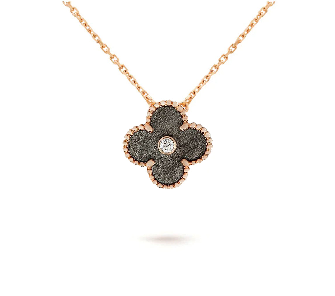 {
  "Elowen jewels ": "Elowen jewels ",
  "CHRISTMAS LIMITED EDITION NECKLACE COLLECTION": "クリスマス限定ネックレスコレクション"
}