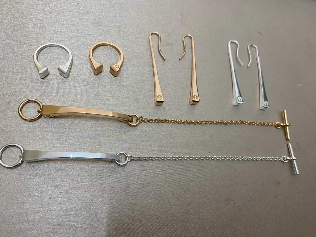 [Elowen jewels]THE CONE RIVET RING IS OPEN AND ONE SIZE FITS ALL
