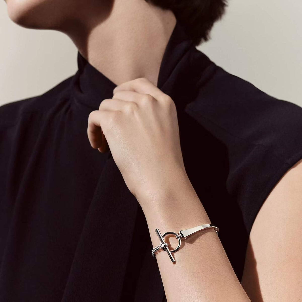 {
  "Elowen jewels": "Elowen jewels",
  "CLOU DE FORGE BRACELET WITH SQUARE CONE STUDS": "CLOU DE FORGE ブレスレット スクエアコーンスタッド付き"
}