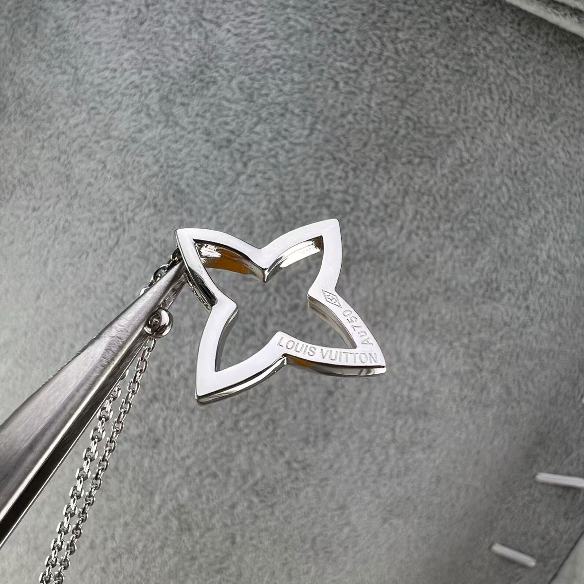 [Elowen jewels]VIERBLÄTTRIGES-KLEEBLATT-DURCHBRUCH-HALSKETTE