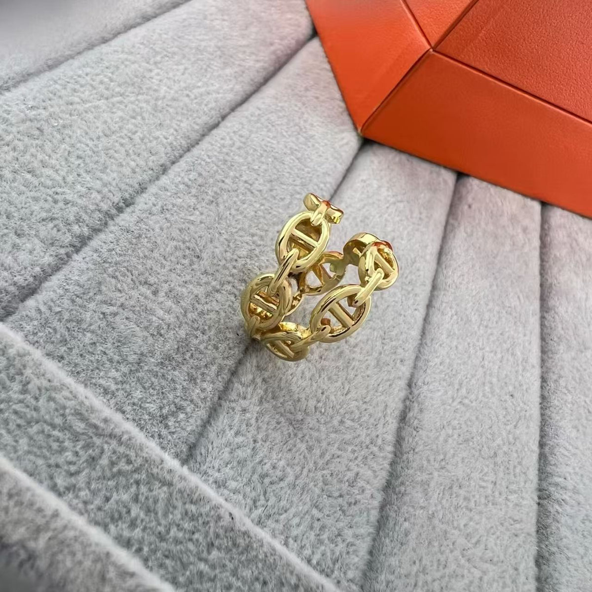 {
"Elowen jewels": "Elowen jewels",
"GLOSSY FINISH SQUARE COMBINATION DOUBLE-LAYER PIG NOSE RING": "グロッシーフィニッシュ スクエアコンビネーション 2連ピッグノーズリング"
}
