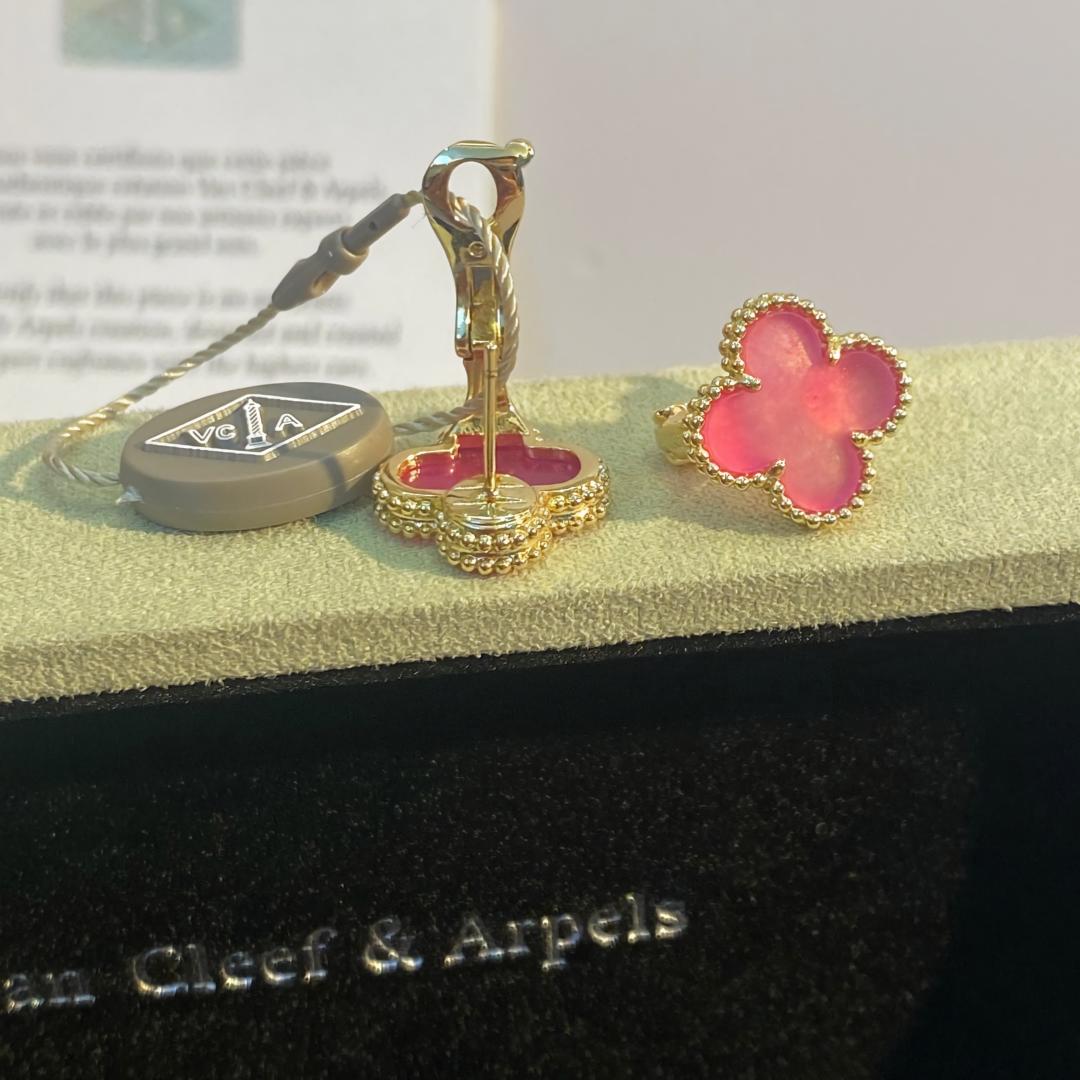 [Elowen]NEW CLOVER 15MM PINK ENAMEL STUD EARRINGS