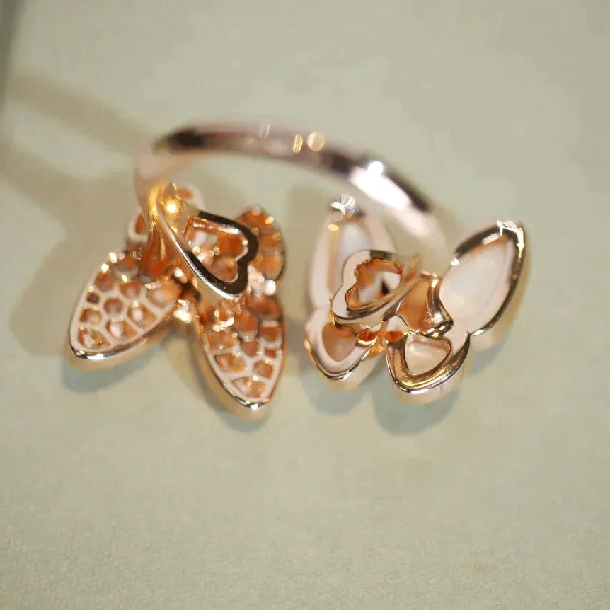 {
  "Elowen jewels": "Elowen jewels",
  "TWIN BUTTERFLY DIAMOND MOP RING": "ツインバタフライ ダイヤモンド MOPリング"
}
