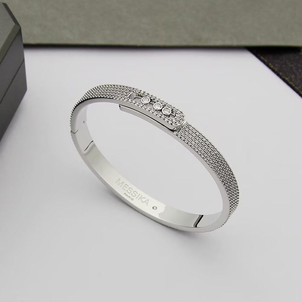 {
  "Elowen jewels": "Elowen jewels",
  "Move Noa Full Pavé Diamond Bangle Bracelet": "Move Noa フルパヴェ ダイヤモンド バングルブレスレット"
}