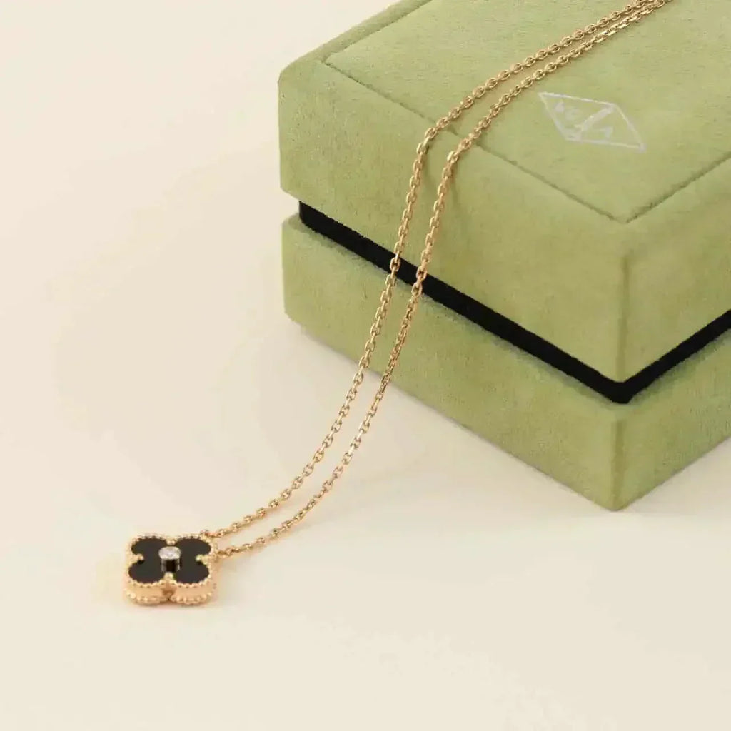 {
"Elowen jewels ": "エローウェン・ジュエルズ",
"CLOVER 15MM DIAMOND ONYX NECKLACE": "クローバー 15mm ダイヤモンド オニキス ネックレス"
}