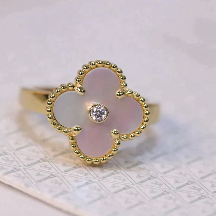 [Elowen jewels ]CLOVER ROSÉ-PERLMUTT-RING GOLD DIAMANT