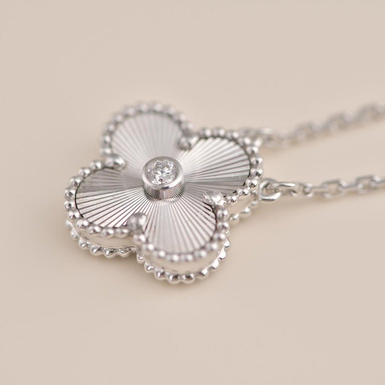 [Elowen jewels ]CLOVER 15MM DIAMANT-LASER-HALSKETTE SILBER