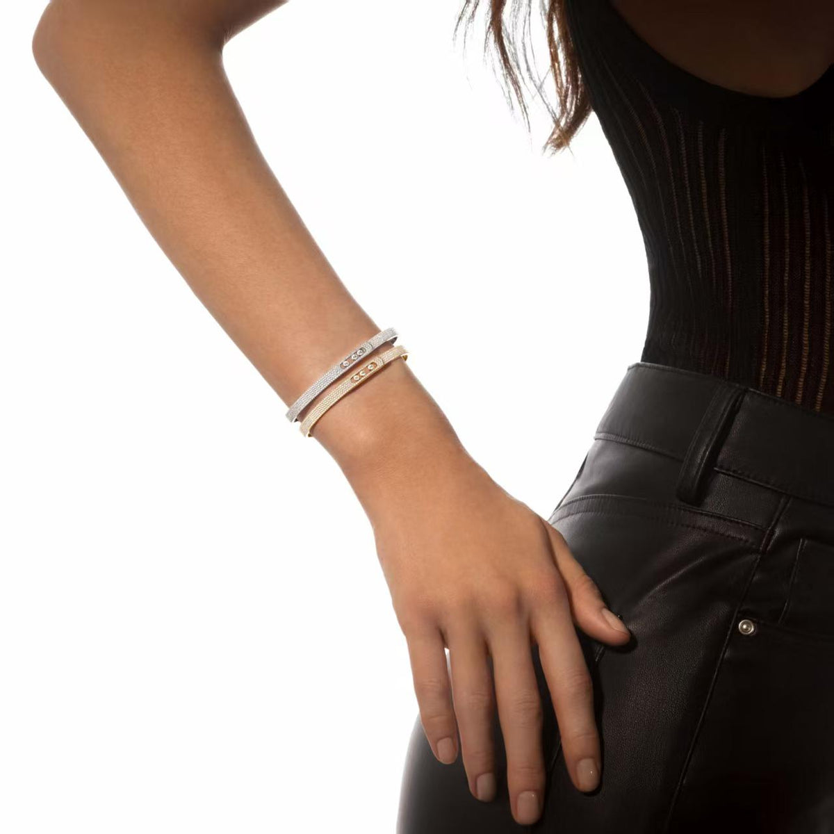 {
  "Elowen jewels": "Elowen jewels",
  "Move Noa Full Pavé Diamond Bangle Bracelet": "Move Noa フルパヴェ ダイヤモンド バングルブレスレット"
}