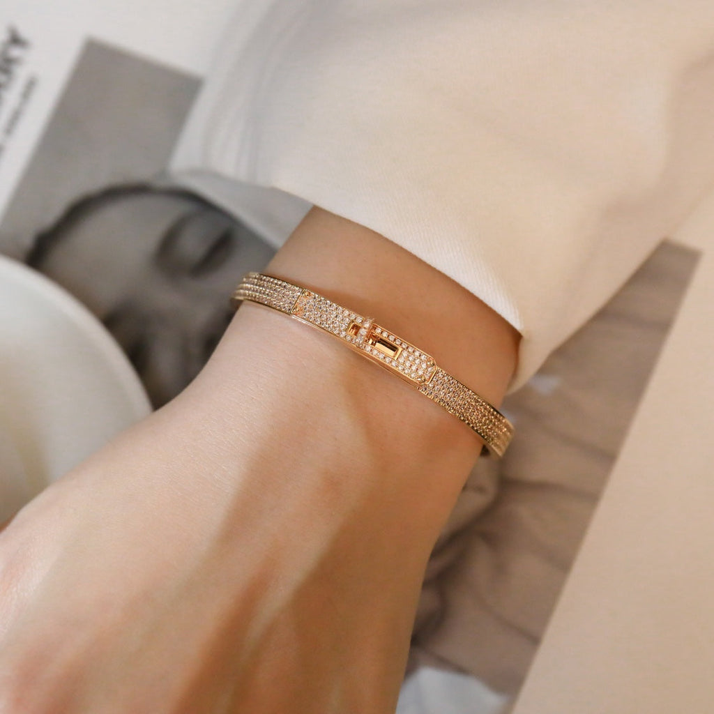 {
  "Elowen jewels ": "エローウェン・ジュエルズ",
  "KELLY BRACELET DIAMOND PAVED": "ケリー ブレスレット ダイヤモンドパヴェ"
}