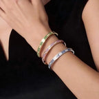 [Elowen jewels]KLASSISCHES 6,1-MM-LOVE-ARMBAND MIT 10-DIAMANT-VOLLPFLASTERUNG