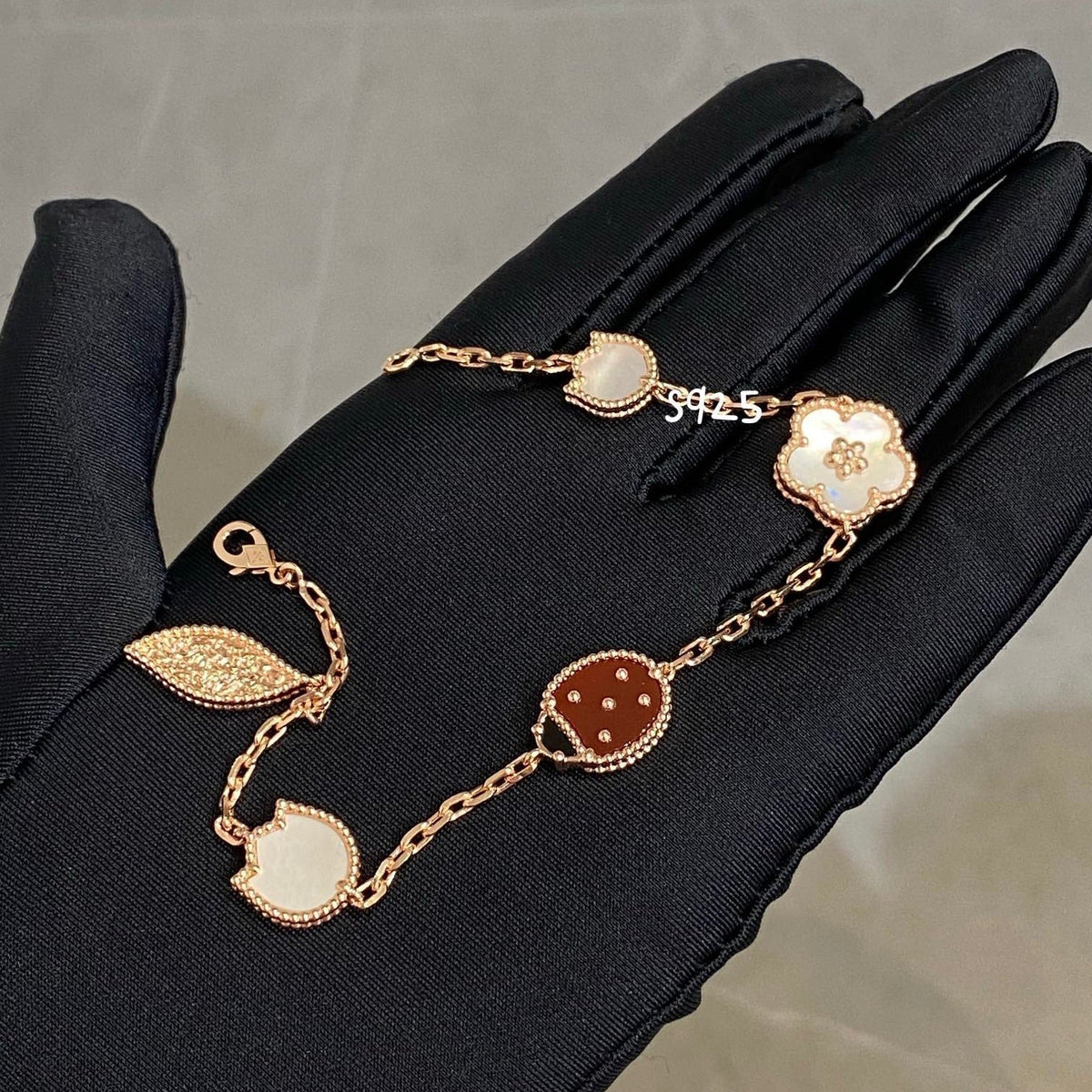 [Elowen jewels ]LUCKY SPRING 5 MOTIF BRACELET