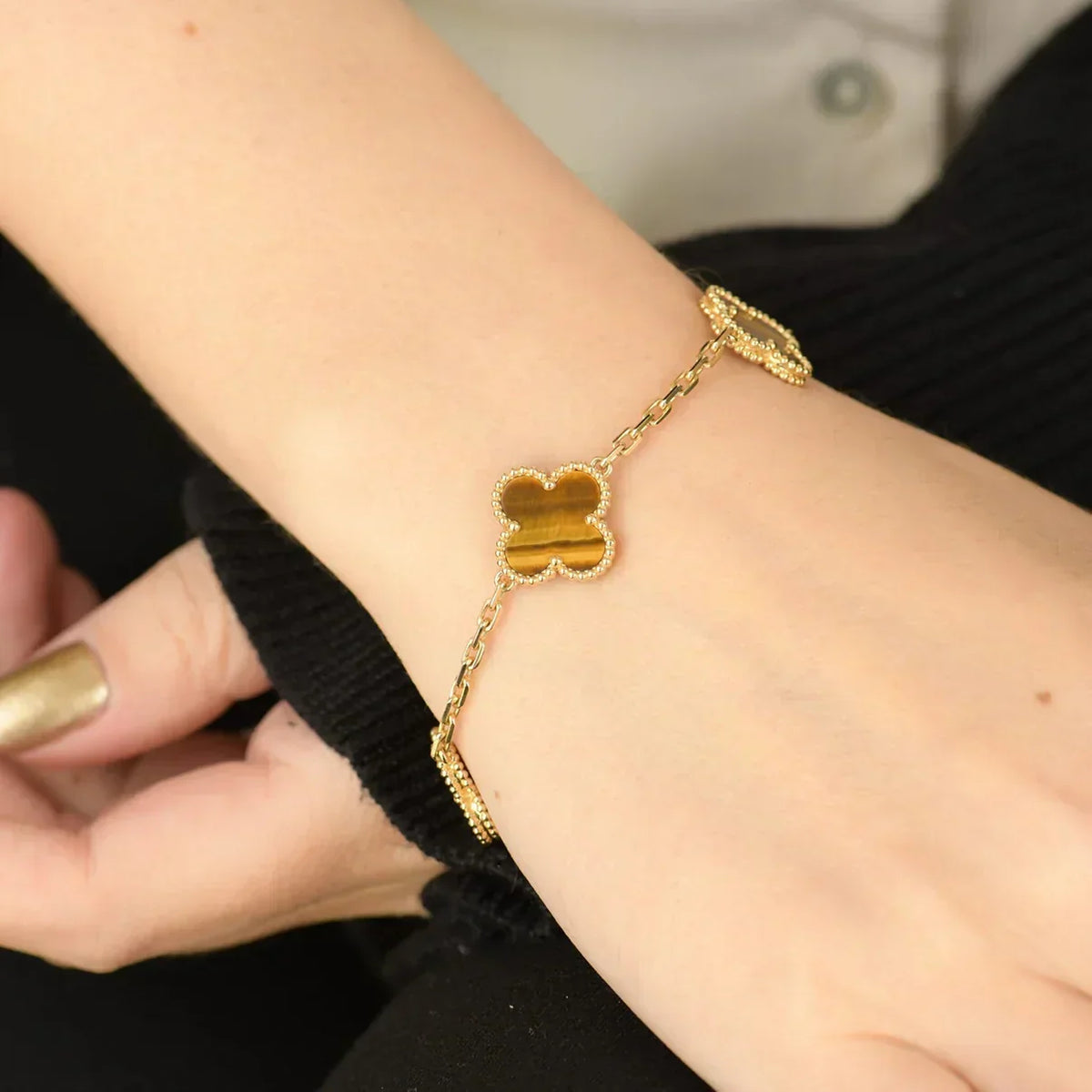 [Elowen jewels ] KOLLEKTION KLEEBLATT ARMBAND MIT 5 TIGERAUGE-MOTIVEN