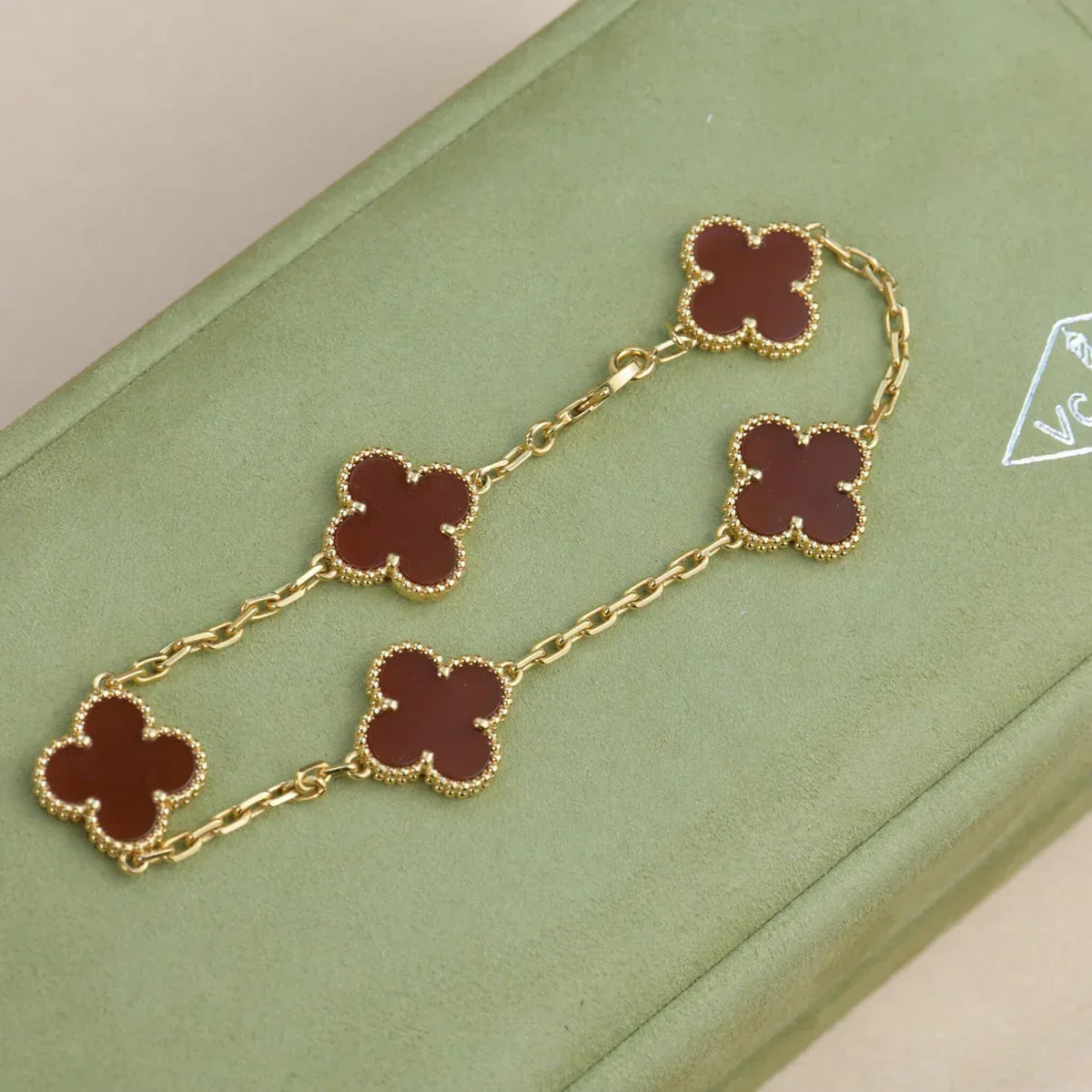 [Elowen jewels ] CLOVER 5 MOTIF RED CORNELIAN BRACELET COLLECTION